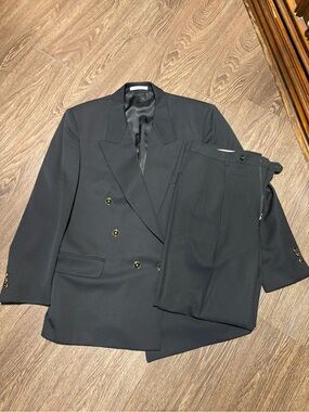 Double-Breasted Black Men's Suit Jacket and Trousers